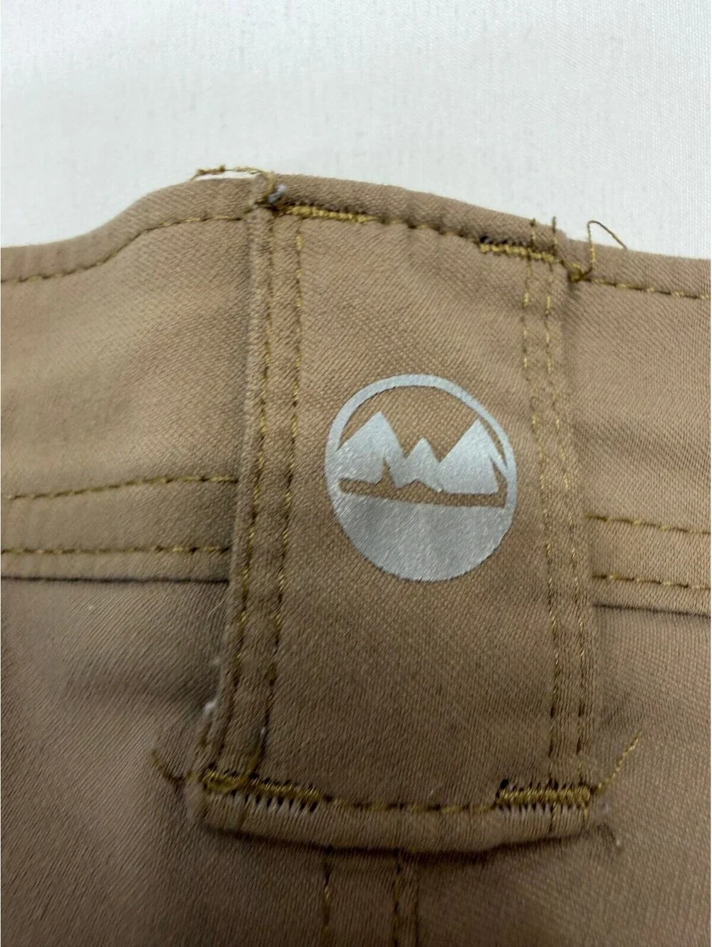 Wrangler these khaki